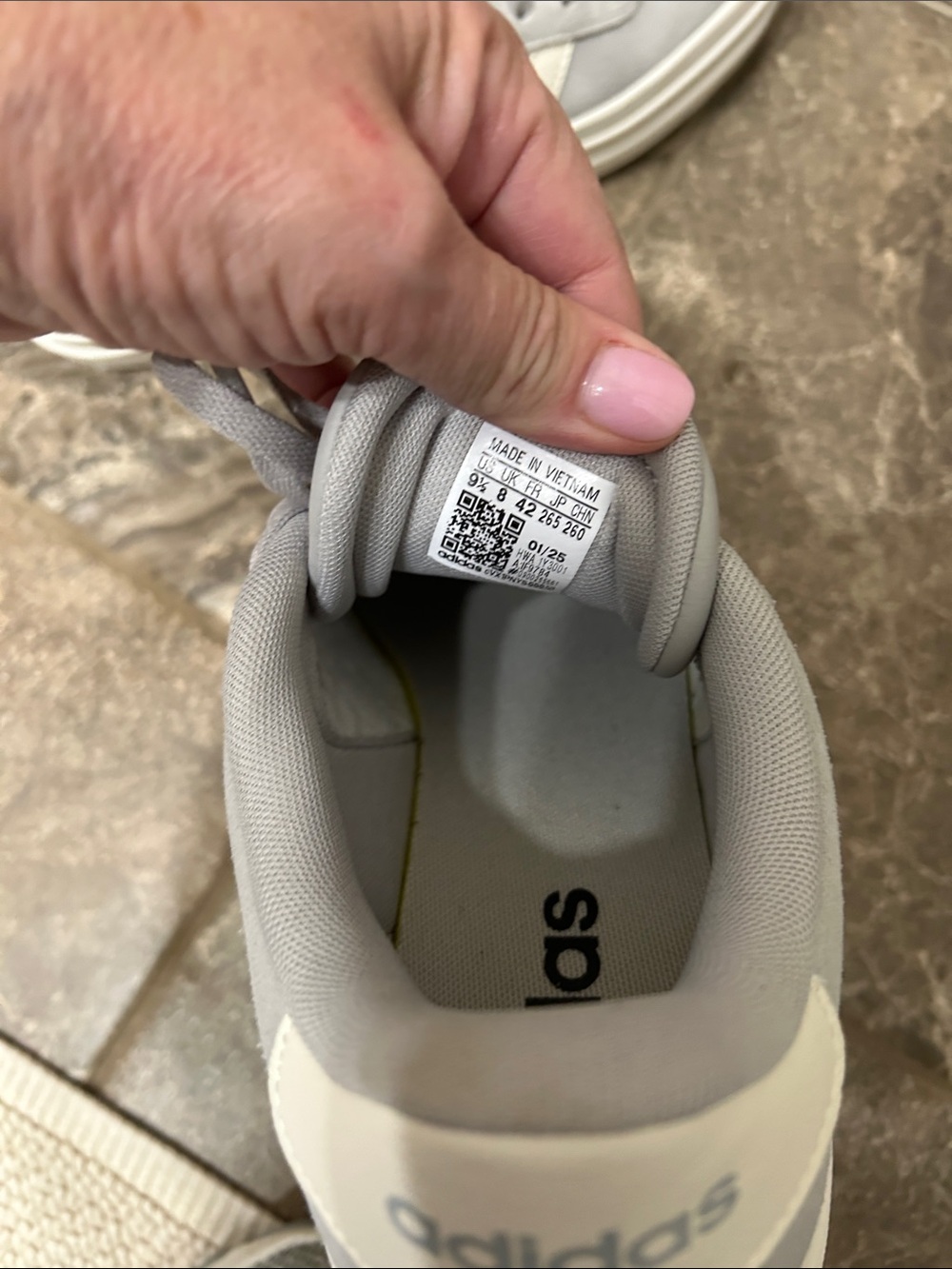 Women sneakers - Picture 2 of 2